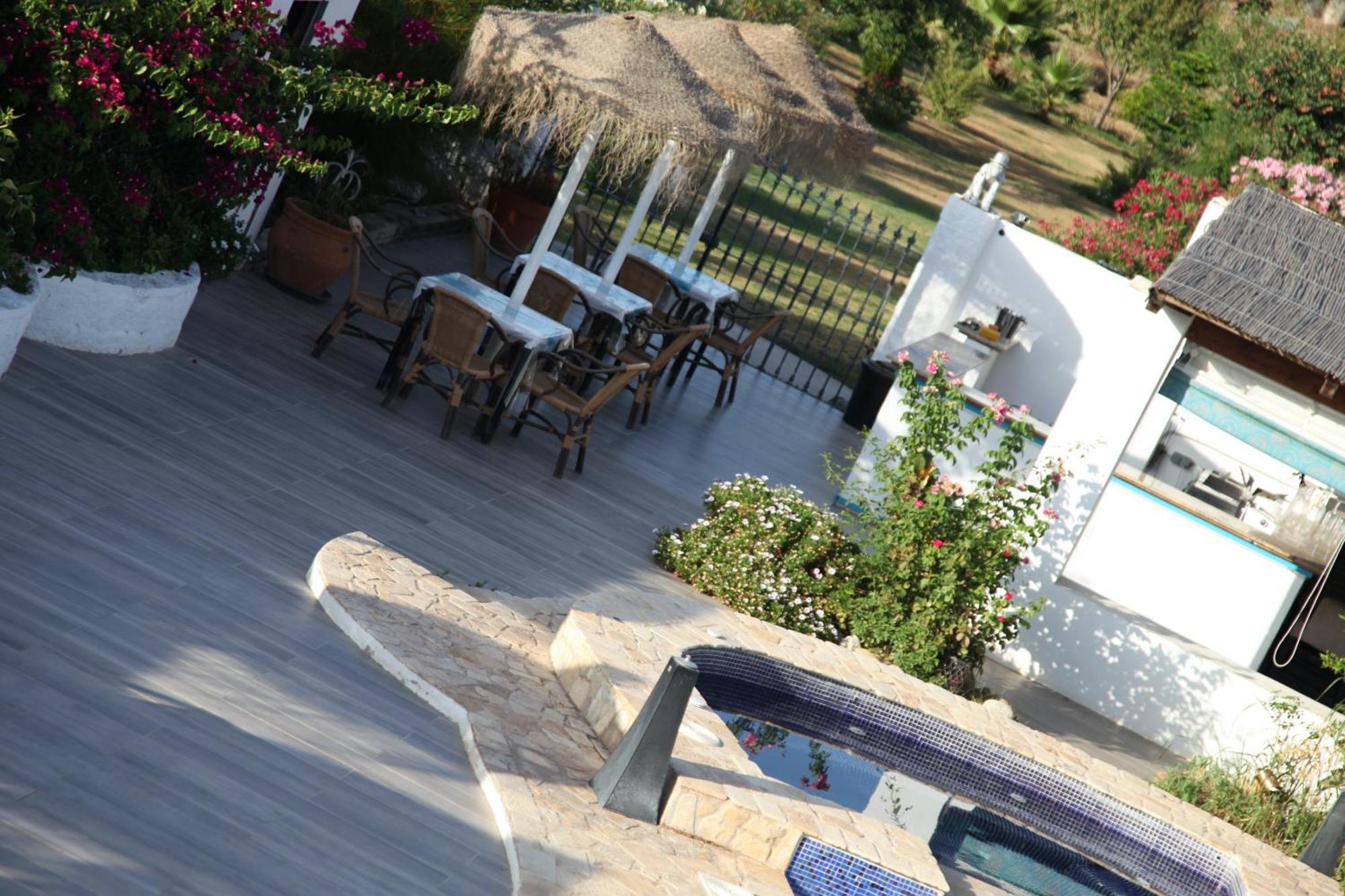The Dragonfly Retreat Apartment Malaga Bagian luar foto